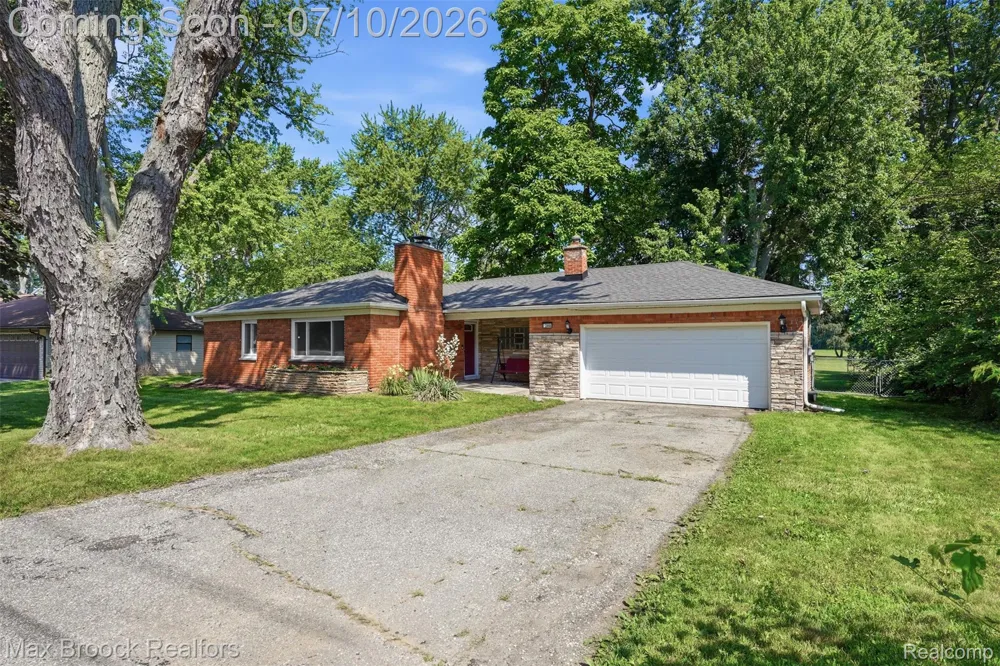 2444 Anders Drive Waterford Charter Township, MI 48329