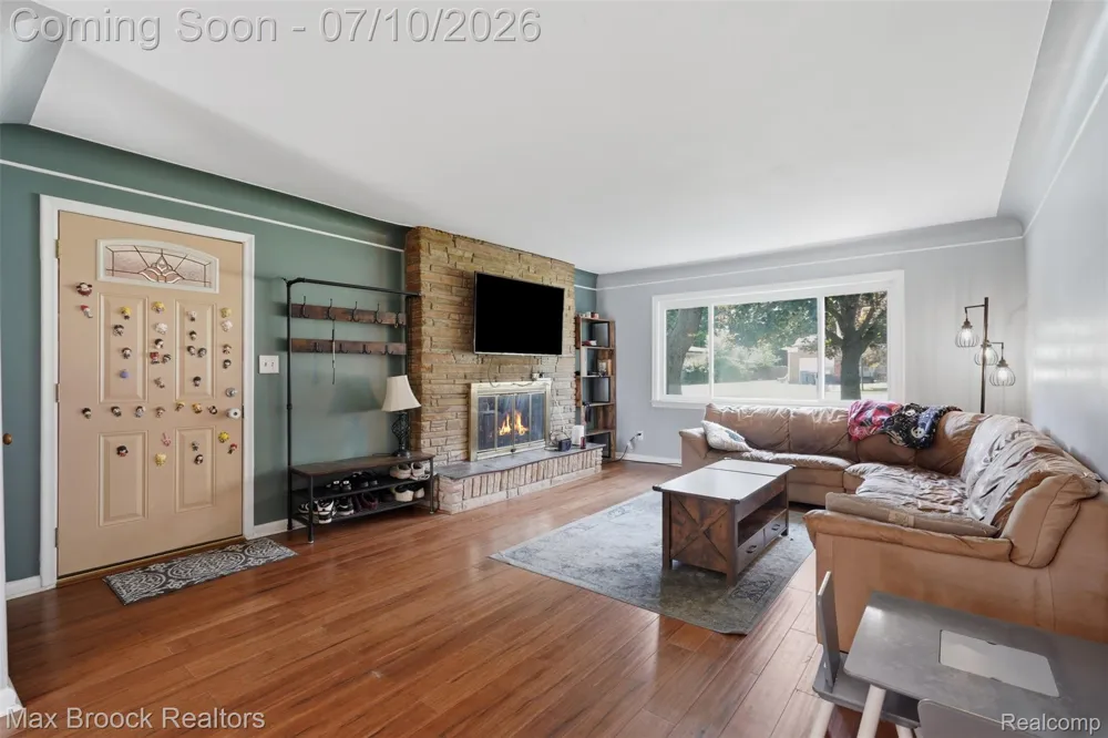 2444 Anders Drive Waterford Charter Township, MI 48329