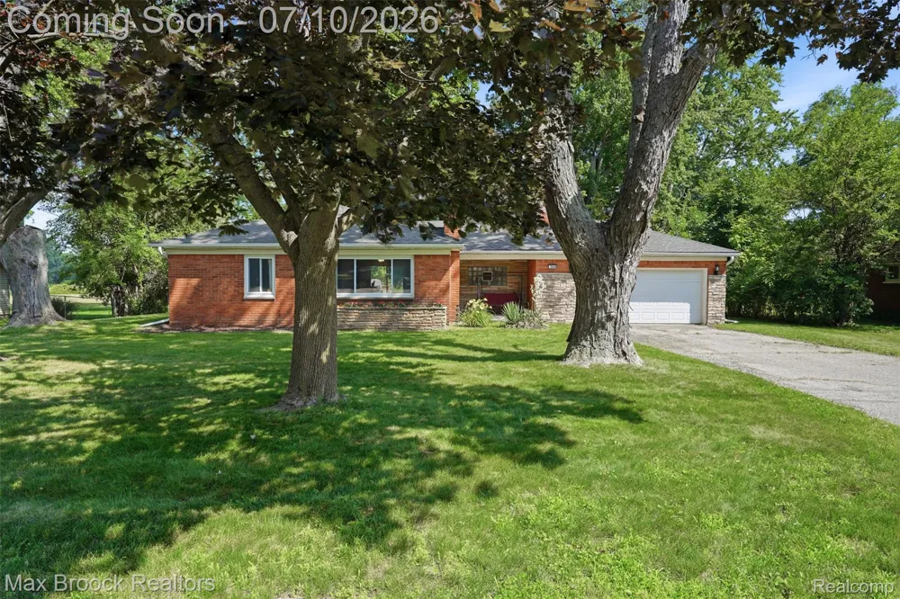 2444 Anders Drive Waterford Charter Township, MI 48329