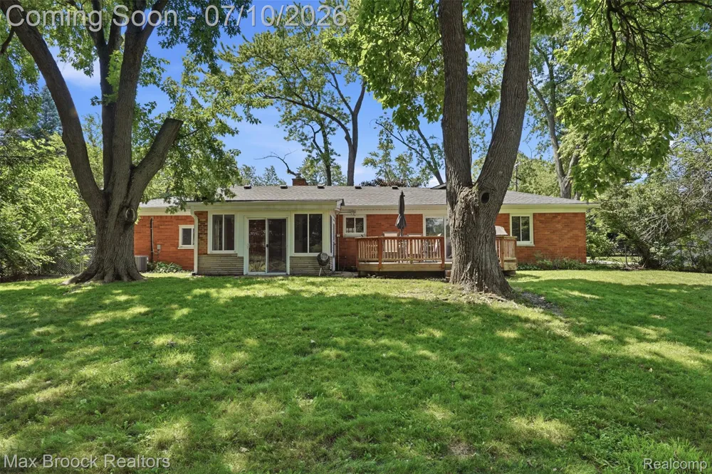 2444 Anders Drive Waterford Charter Township, MI 48329
