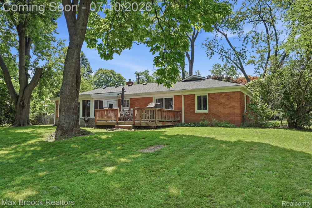 2444 Anders Drive Waterford Charter Township, MI 48329