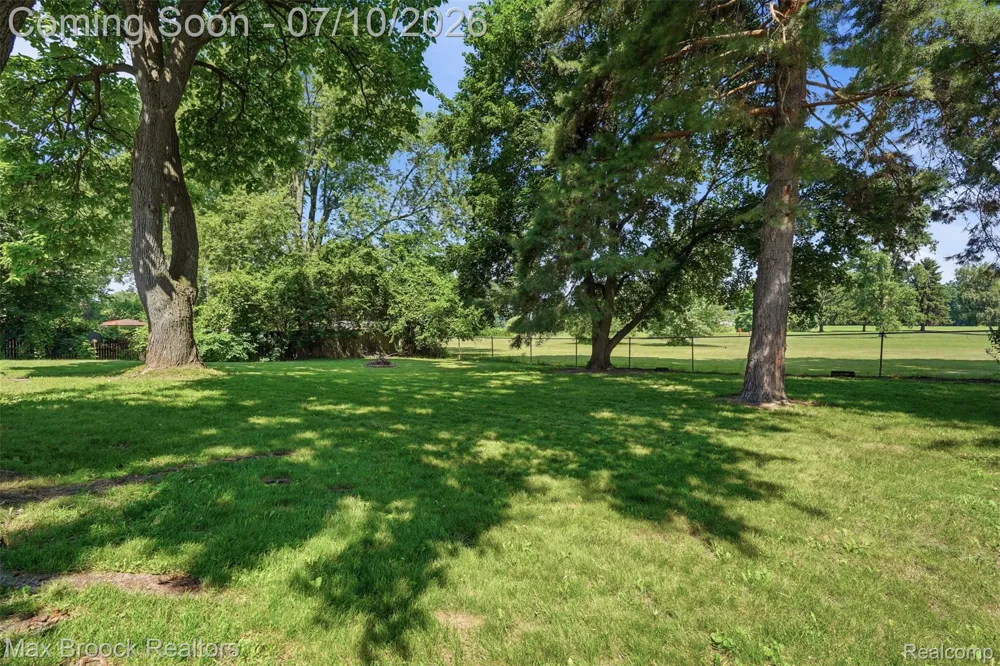 2444 Anders Drive Waterford Charter Township, MI 48329