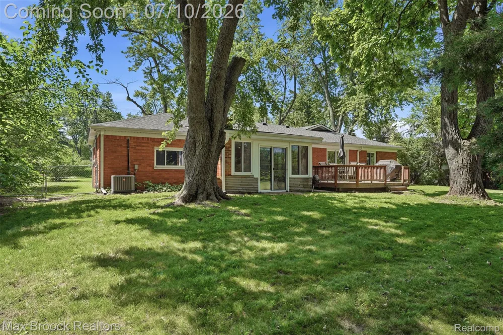 2444 Anders Drive Waterford Charter Township, MI 48329