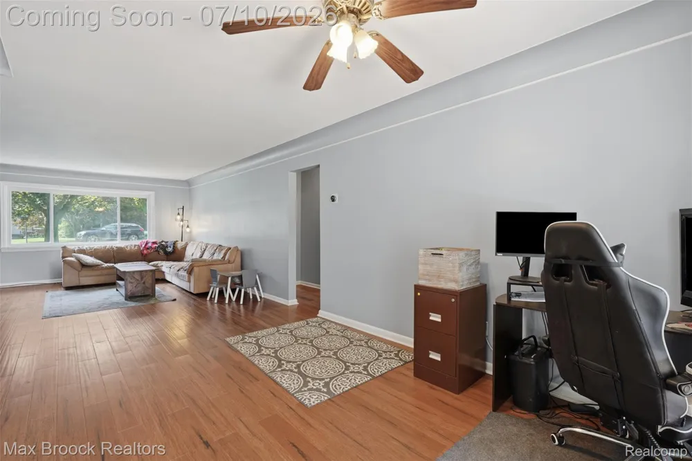 2444 Anders Drive Waterford Charter Township, MI 48329