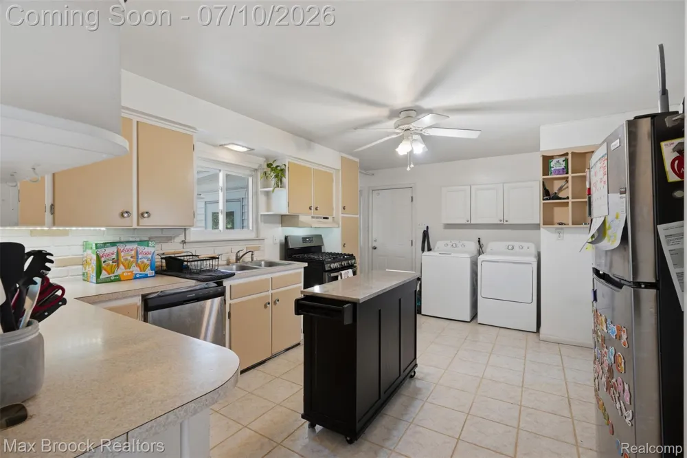 2444 Anders Drive Waterford Charter Township, MI 48329
