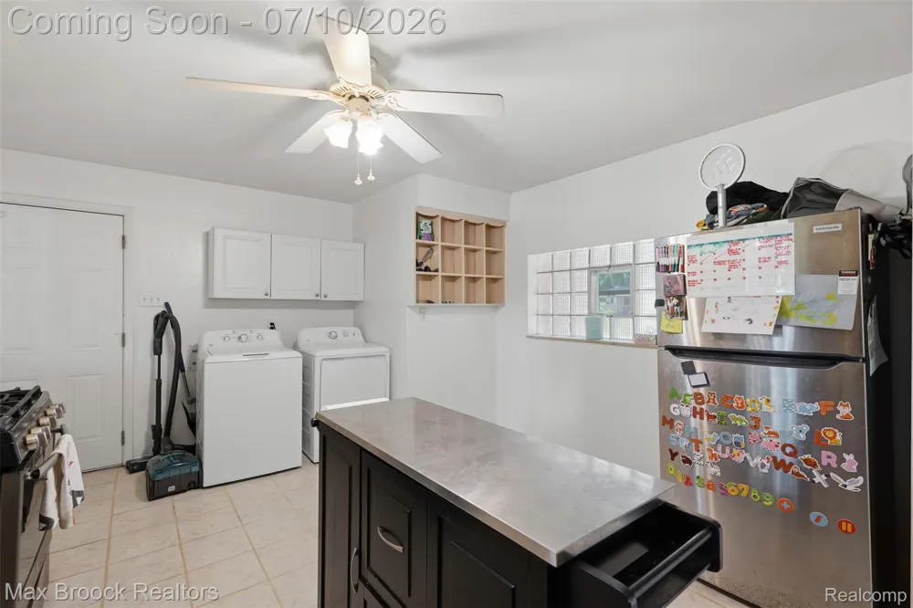 2444 Anders Drive Waterford Charter Township, MI 48329