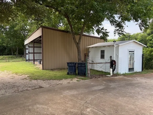 880 County Road 311 Jarrell, TX 76537