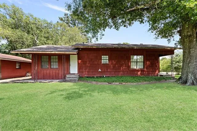 3218 Ann Drive Orange, TX 77632