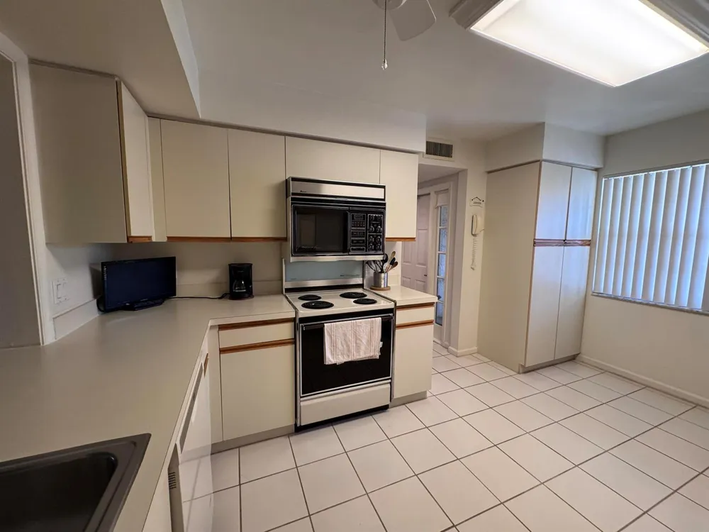 11190 Aspen Glen Drive Boynton Beach, FL 33437