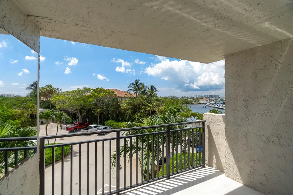 3912 S Ocean Boulevard #308 Highland Beach, FL 33487