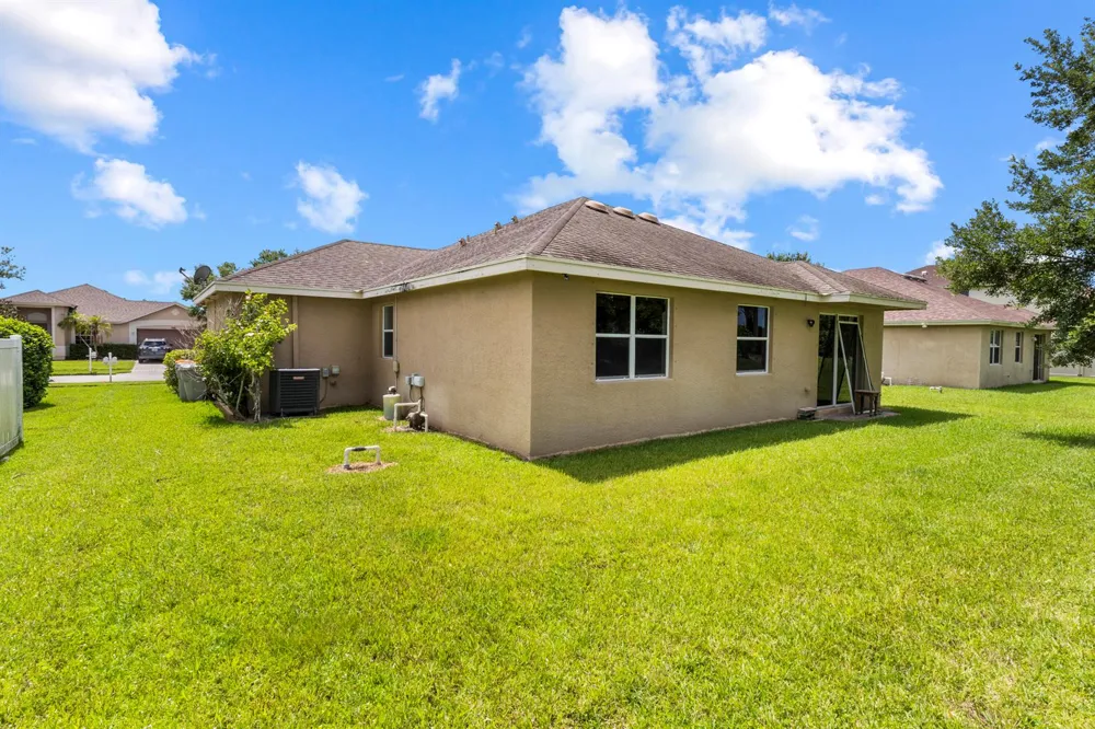 9907 E Verona Circle Vero Beach, FL 32966
