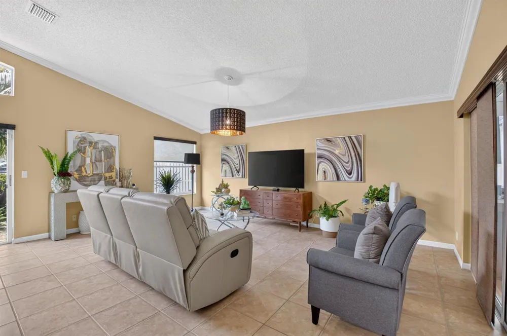 6405 Sand Hills Circle Lake Worth, FL 33463