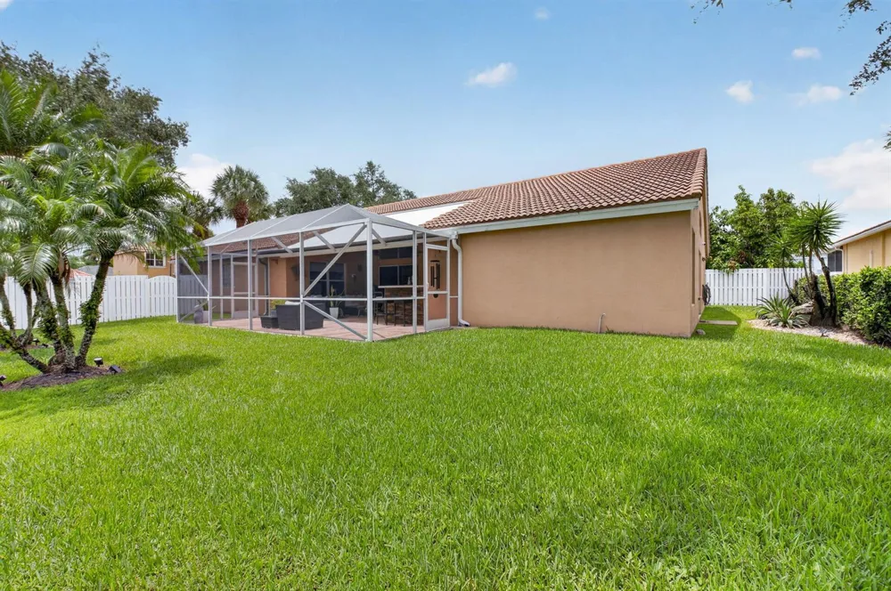 6405 Sand Hills Circle Lake Worth, FL 33463