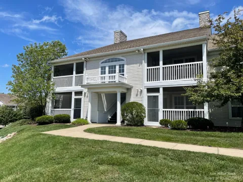 1085 Joyce Lane