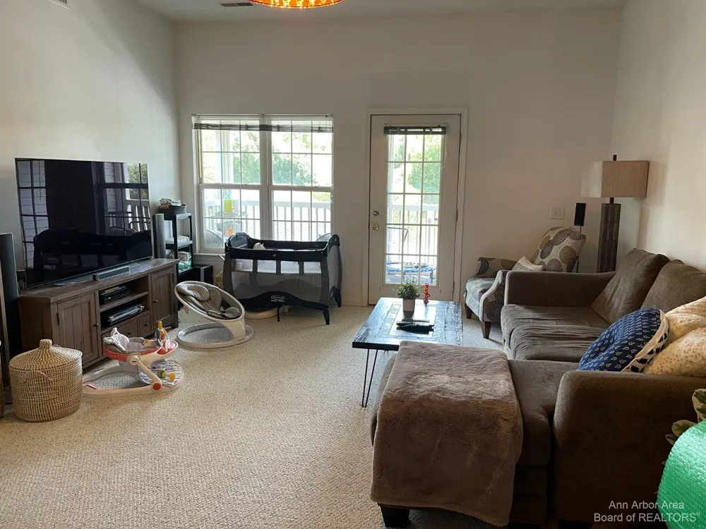 1085 Joyce Lane Scio Township, MI 48103
