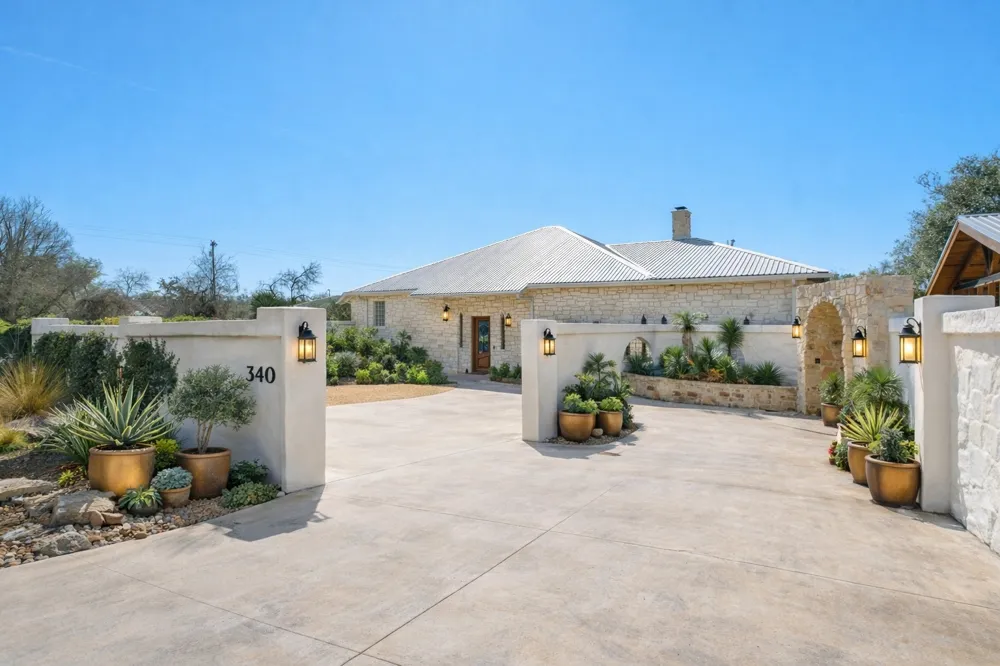 340 Barton Ranch Road Dripping Springs, TX 78620