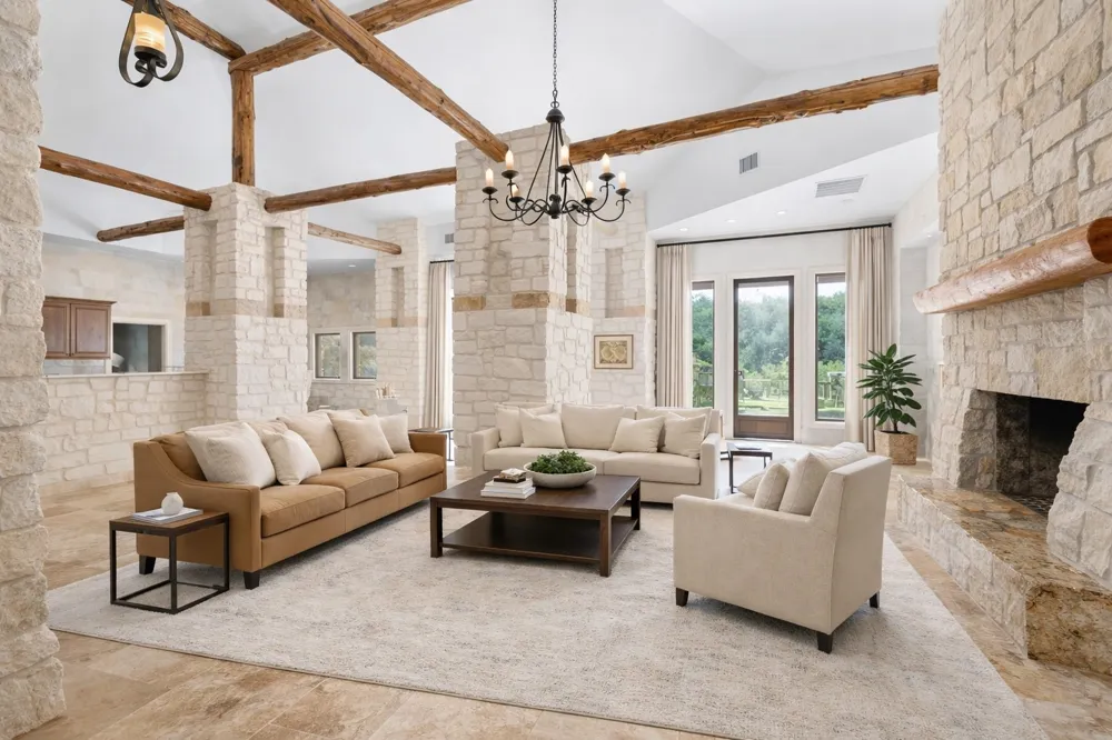 340 Barton Ranch Road Dripping Springs, TX 78620