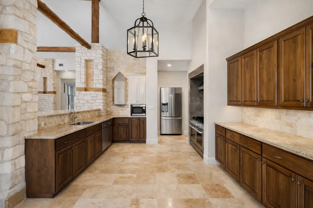 340 Barton Ranch Road Dripping Springs, TX 78620