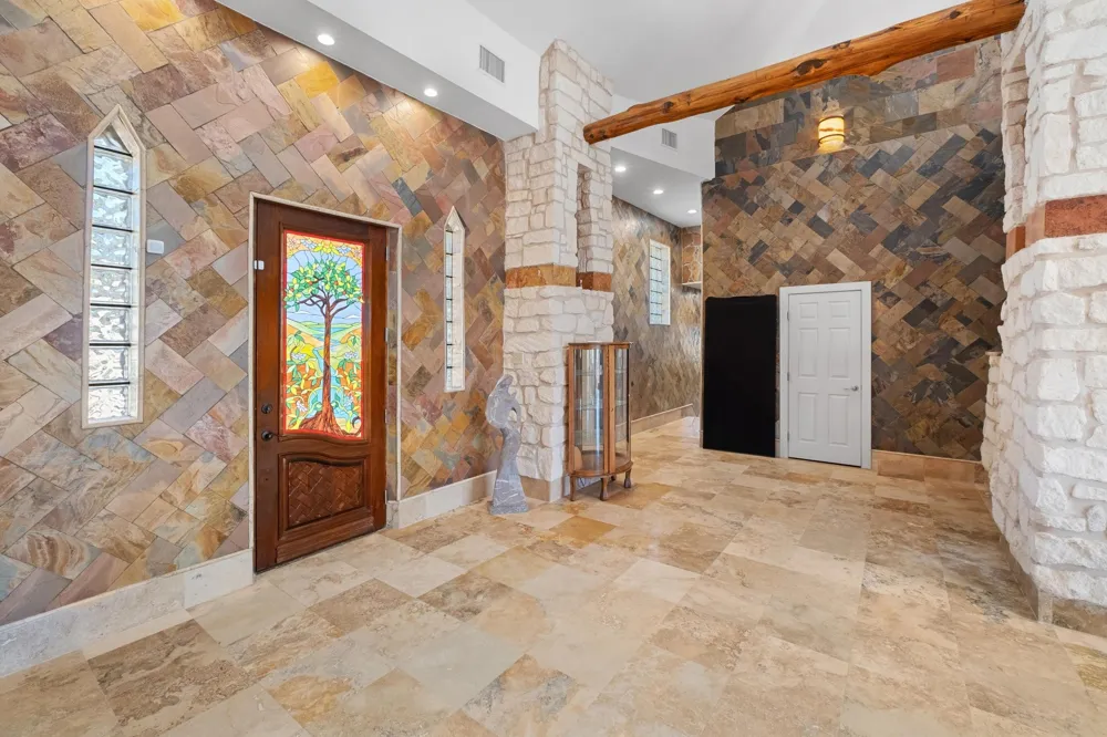 340 Barton Ranch Road Dripping Springs, TX 78620