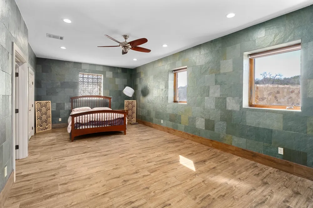 340 Barton Ranch Road Dripping Springs, TX 78620
