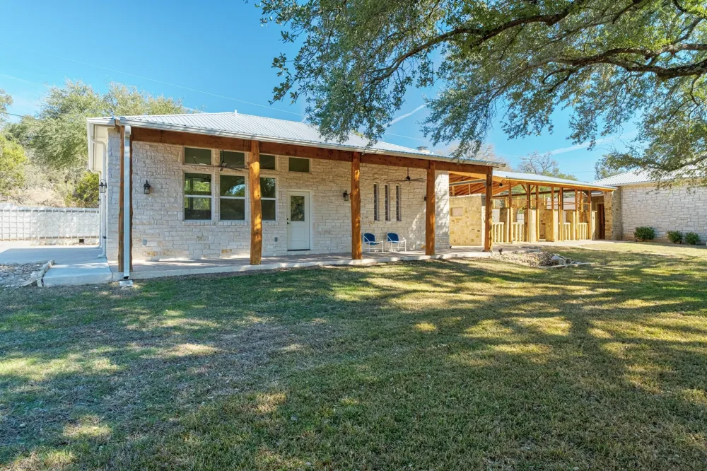 340 Barton Ranch Road Dripping Springs, TX 78620