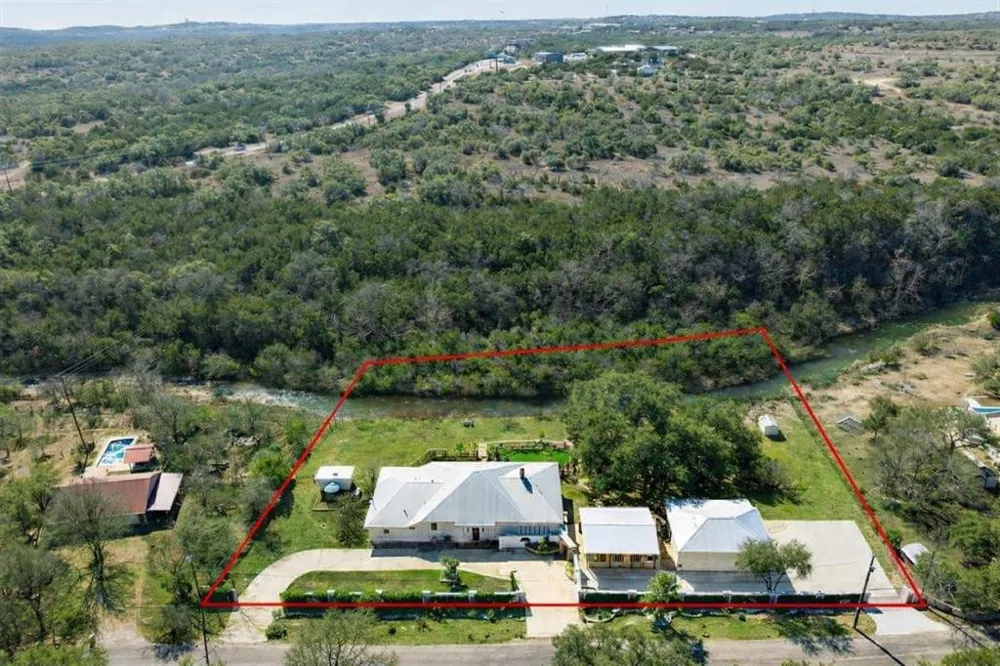 340 Barton Ranch Road Dripping Springs, TX 78620