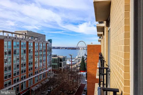 155 POTOMAC PASSAGE #712