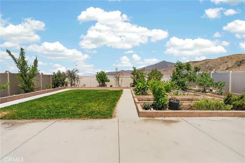 8010 Sorrento Highland, CA 92346