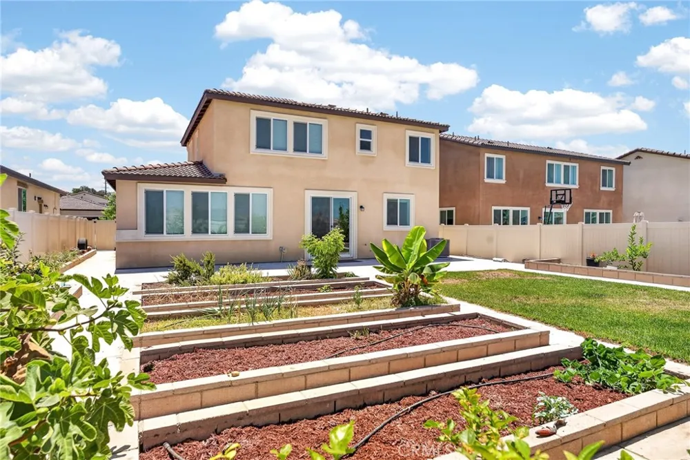 8010 Sorrento Highland, CA 92346