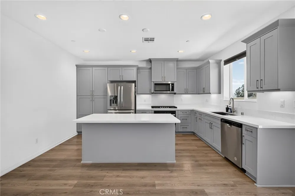 8010 Sorrento Highland, CA 92346