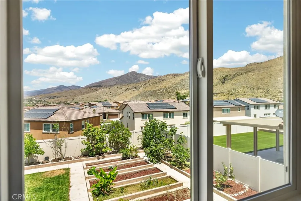 8010 Sorrento Highland, CA 92346
