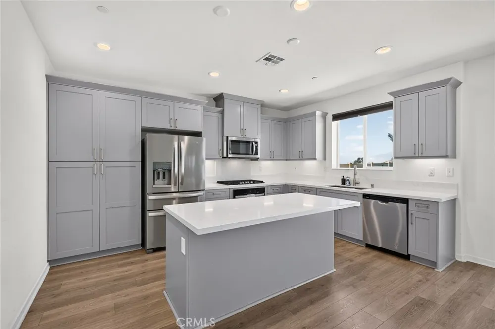 8010 Sorrento Highland, CA 92346