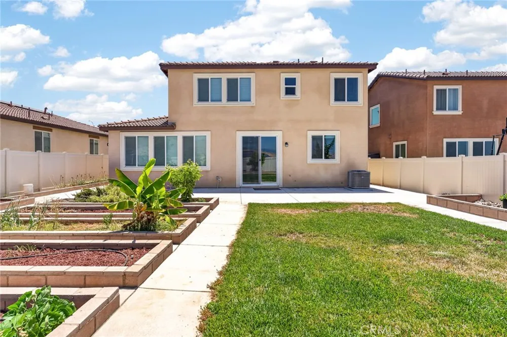 8010 Sorrento Highland, CA 92346