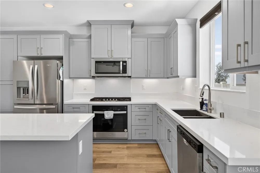 8010 Sorrento Highland, CA 92346