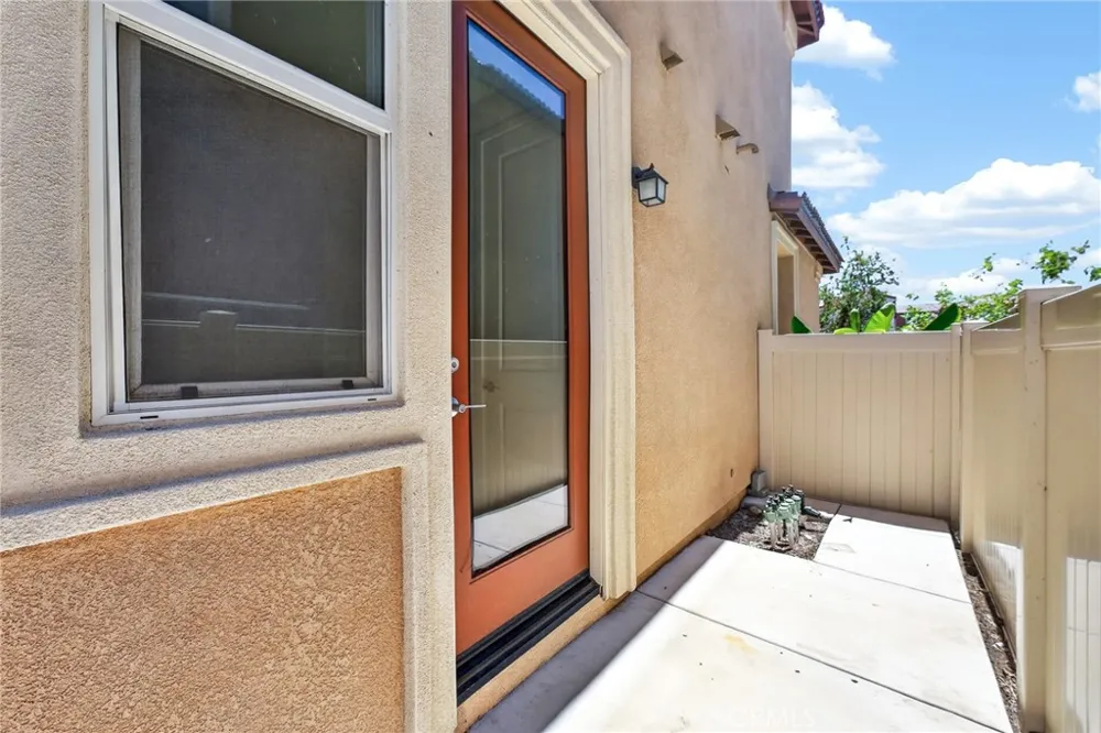 8010 Sorrento Highland, CA 92346