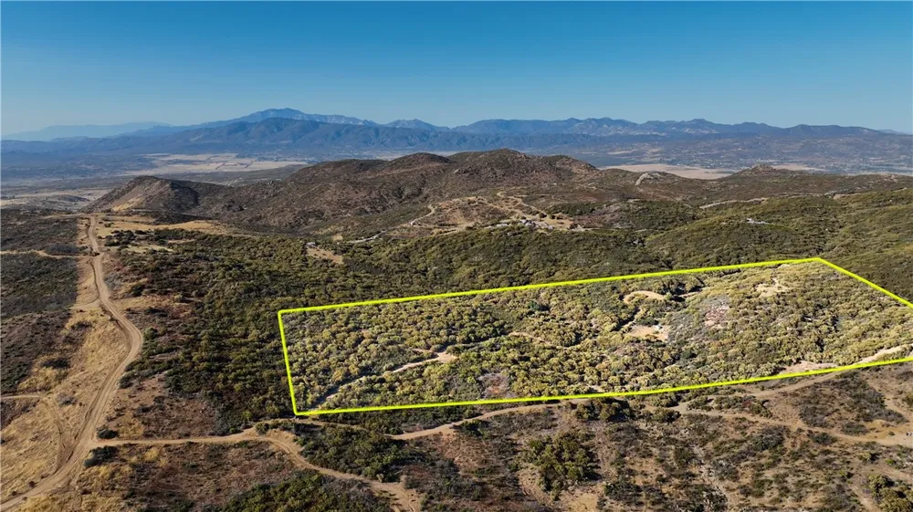 11 Cooper Cienega Truck Trail Anza, CA 92539