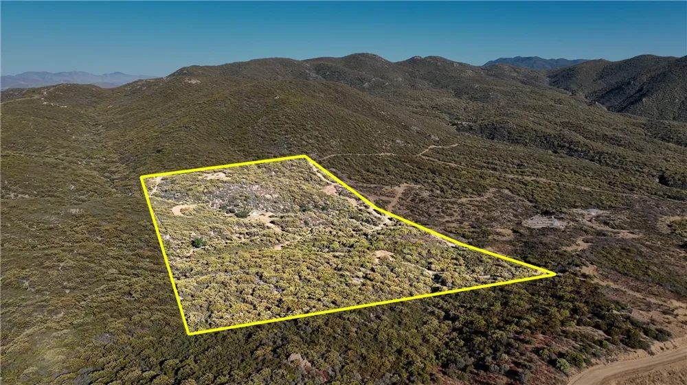 11 Cooper Cienega Truck Trail Anza, CA 92539