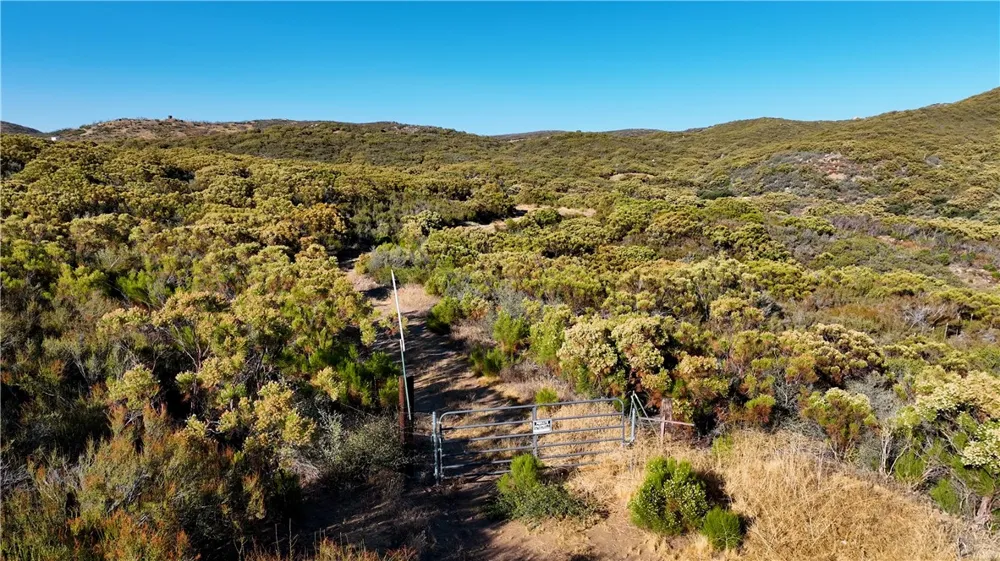 11 Cooper Cienega Truck Trail Anza, CA 92539