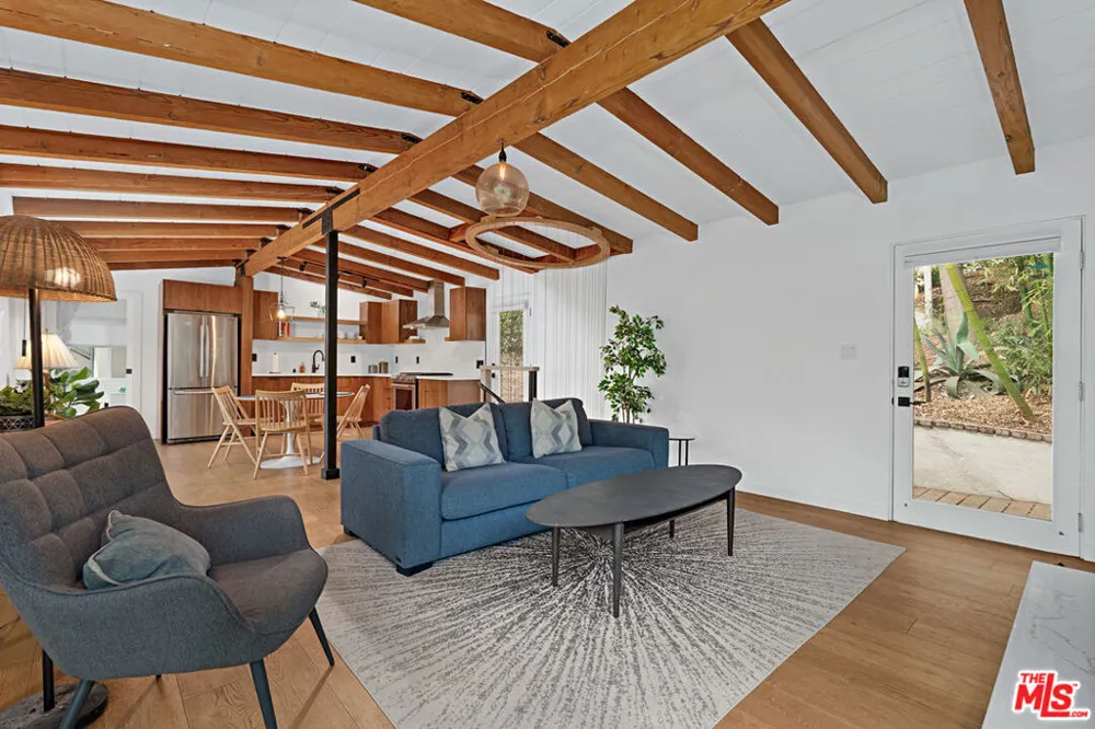 6331 Grape Place Los Angeles, CA 90068