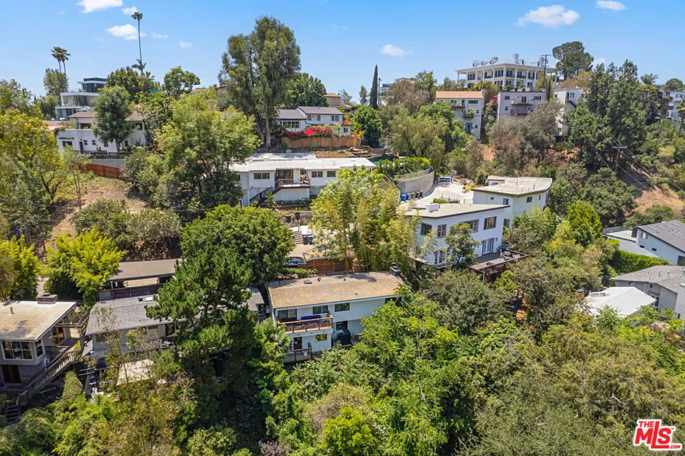 6331 Grape Place Los Angeles, CA 90068
