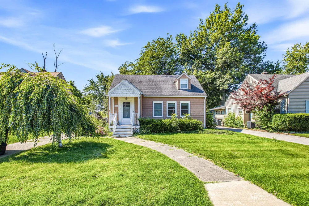 912 Kingsley Avenue St. Joseph, MI 49085