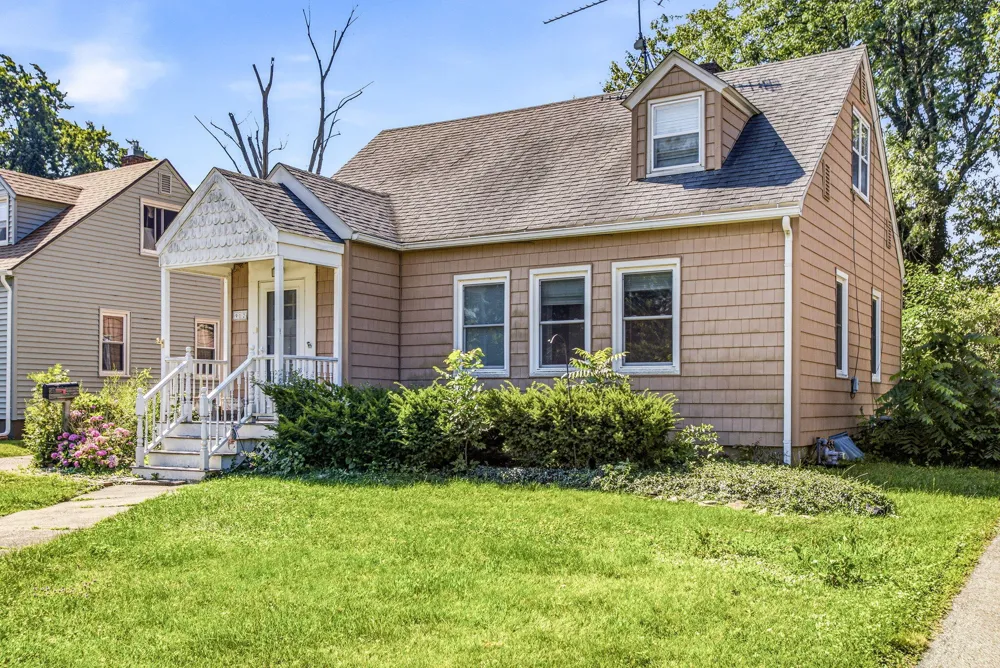 912 Kingsley Avenue St. Joseph, MI 49085