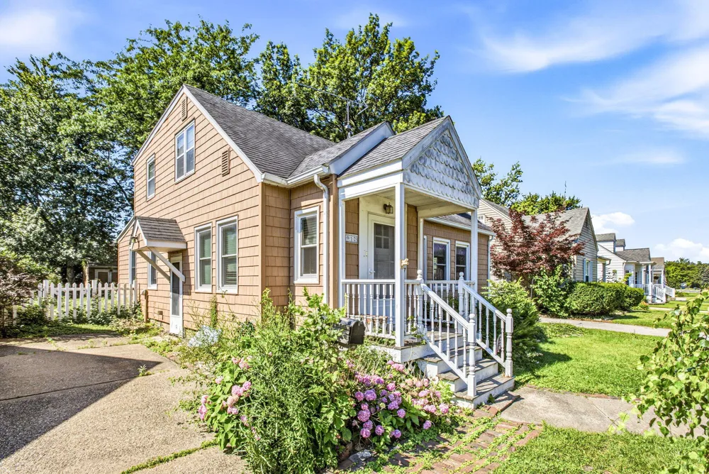 912 Kingsley Avenue St. Joseph, MI 49085