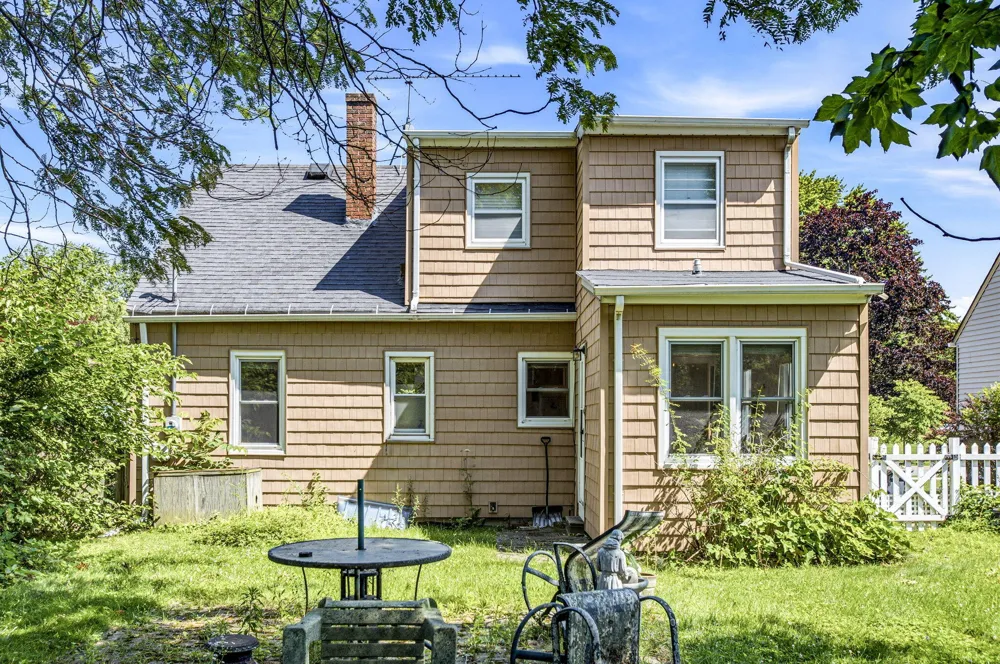 912 Kingsley Avenue St. Joseph, MI 49085