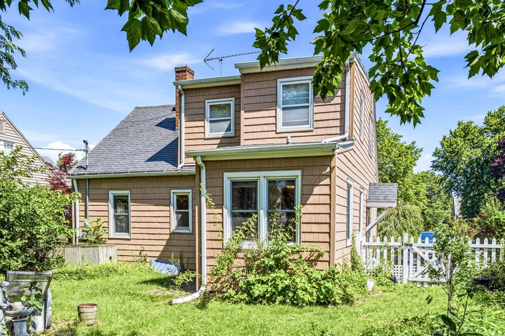 912 Kingsley Avenue St. Joseph, MI 49085