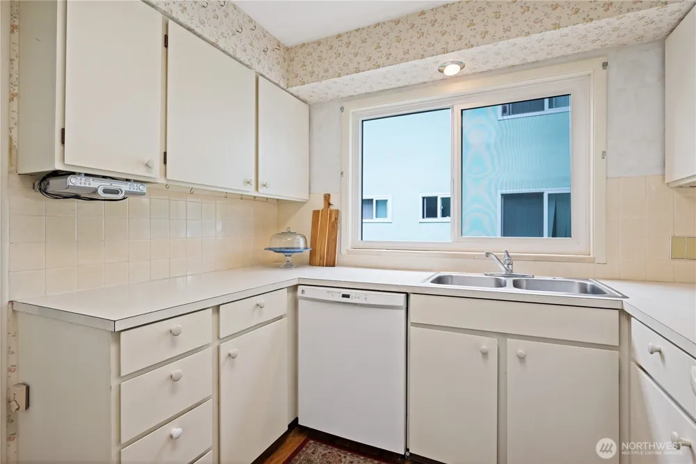 1408 20th Avenue #B-1 Longview, WA 98632