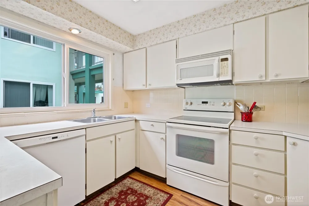1408 20th Avenue #B-1 Longview, WA 98632