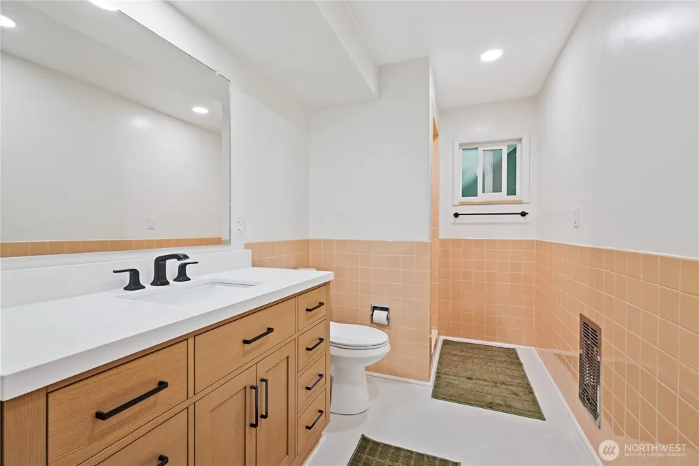 1408 20th Avenue #B-1 Longview, WA 98632