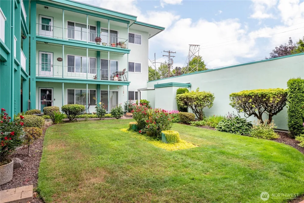 1408 20th Avenue #B-1 Longview, WA 98632