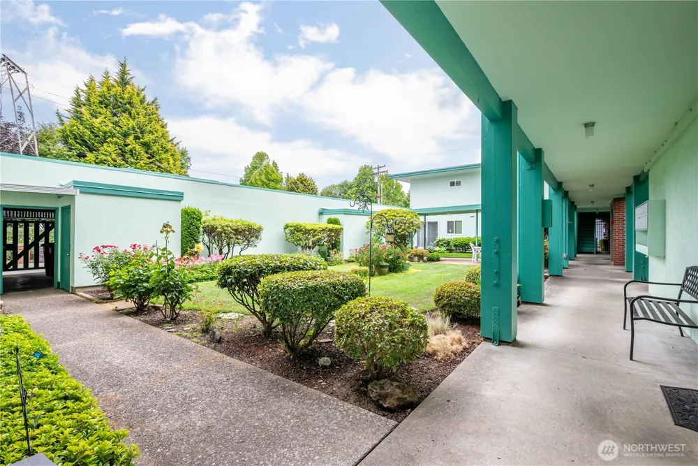 1408 20th Avenue #B-1 Longview, WA 98632